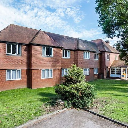 Travelodge Walton On Thames Kültér fotó