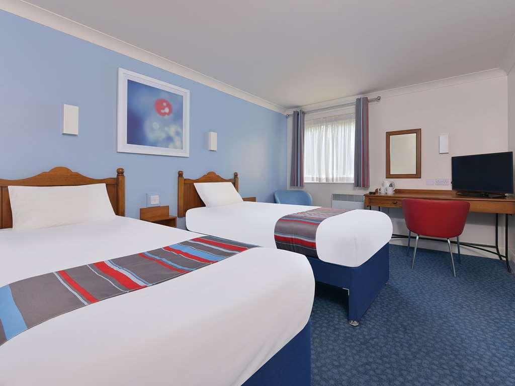Travelodge Walton On Thames Szoba fotó
