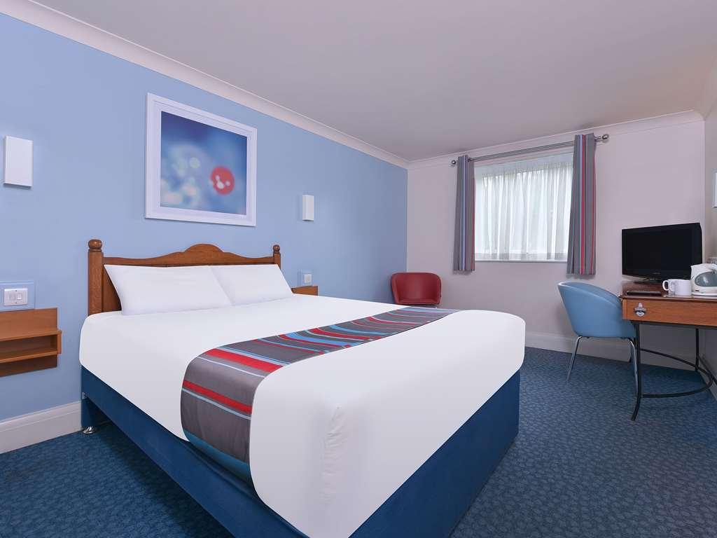Travelodge Walton On Thames Szoba fotó
