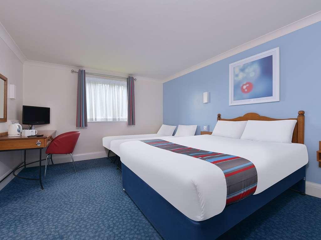 Travelodge Walton On Thames Szoba fotó