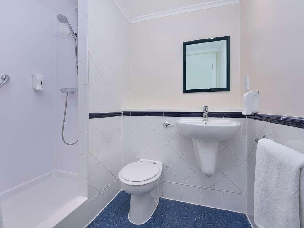 Travelodge Walton On Thames Szoba fotó