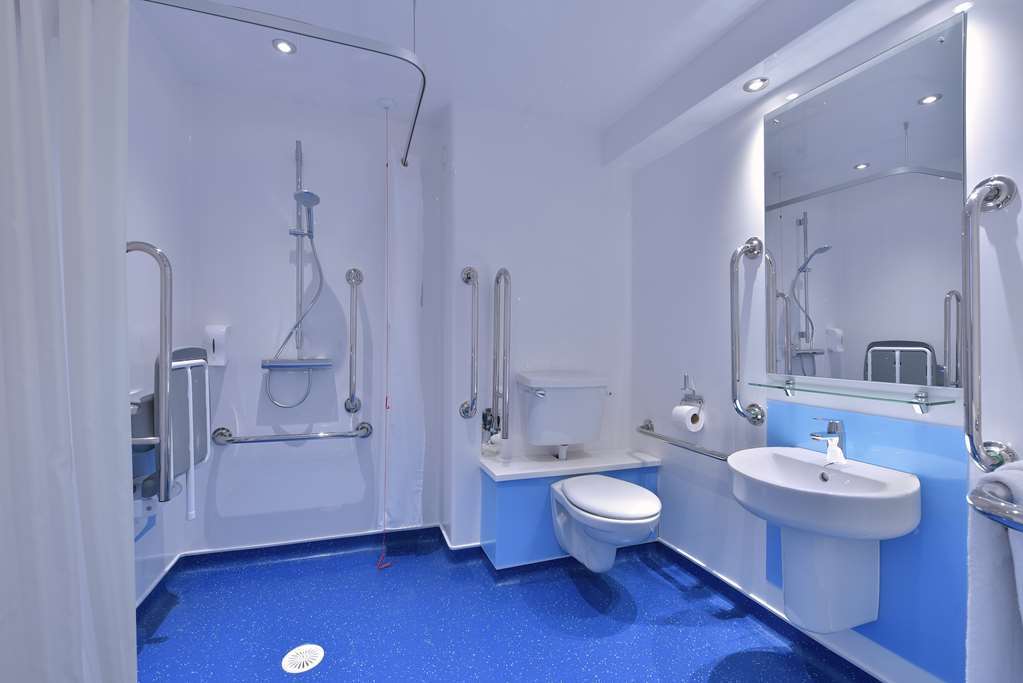 Travelodge Walton On Thames Szoba fotó